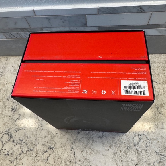 EMPTY BOX  Special Edition Matt Black Beats Studio wireless BOX ONLY - Picture 3 of 8